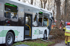 Schwerer-Busunfall-in-Willich-Fahrer-in-Lebensgefahr-Foto-Sascha-Hohnen-Bils-5