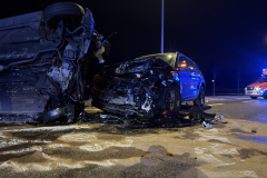 Schwerer-Verkehrsunfall-in-Giesenkirchen-vier-schwer-verletzte-Personen-Foto-Sascha-Hohnen-Bild13