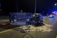Schwerer-Verkehrsunfall-in-Giesenkirchen-vier-schwer-verletzte-Personen-Foto-Sascha-Hohnen-Bild8