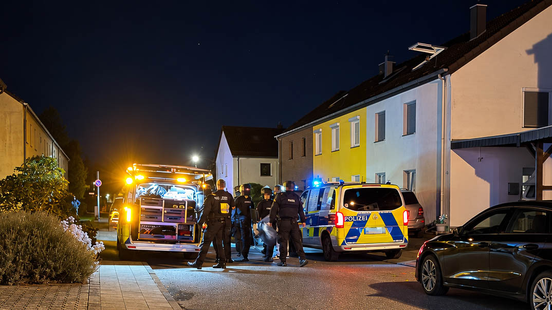 SEK-Einsatz-Person-in-Ausnahme-zustand-Weichelstrsse-8