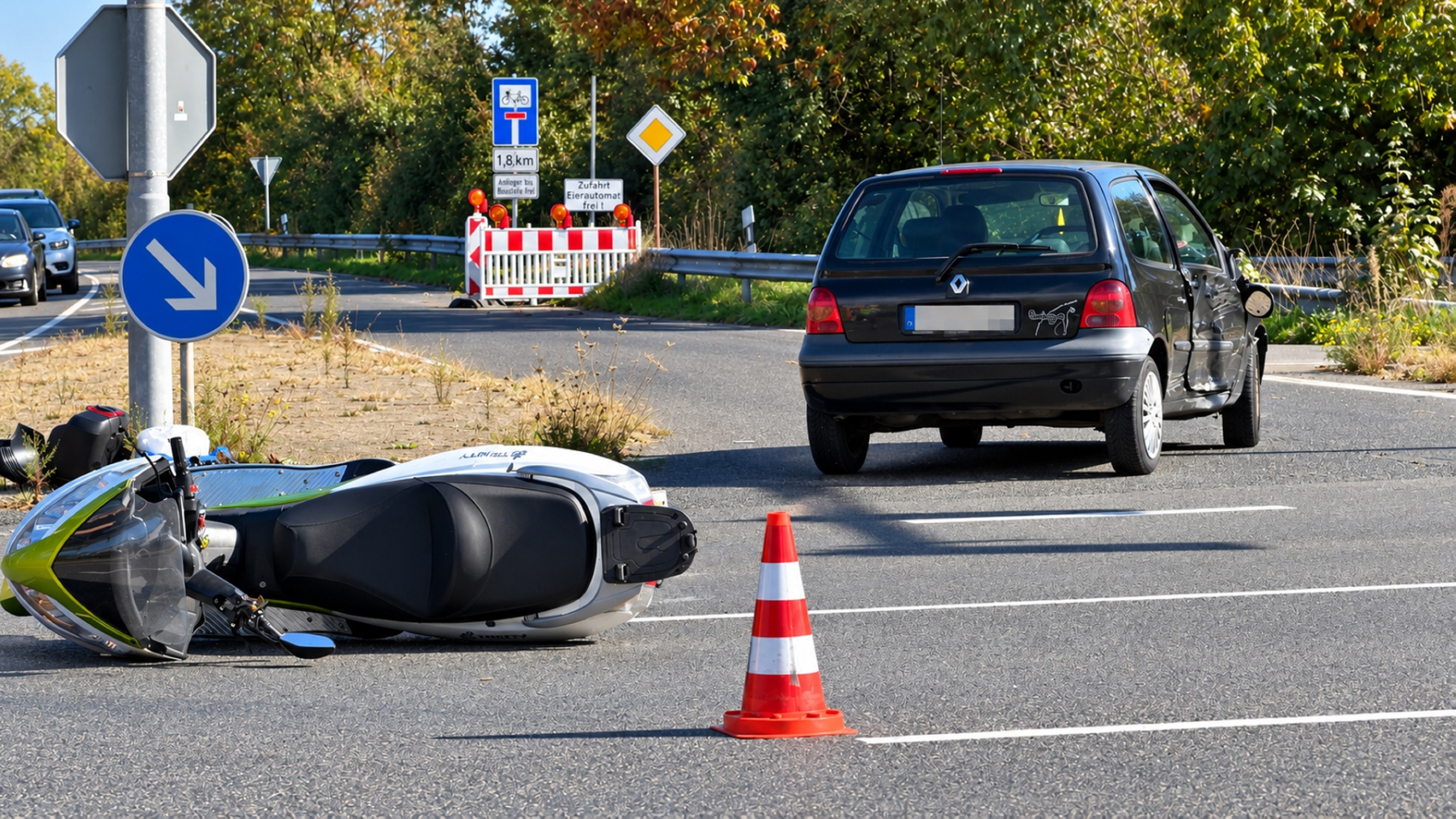 Unfall-Harter-Landstrasse-63-jaehriger-Motorradfahrer-40-jaehrige-PKW-Fahrer-Rollerfahrer-schwer-verletzt.-06-0-2026-5
