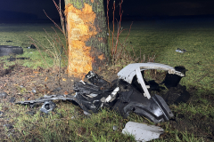 Schwerer Verkehrsunfall auf der Liedberger Straße Foto Sascha Hohnen  Bild 2