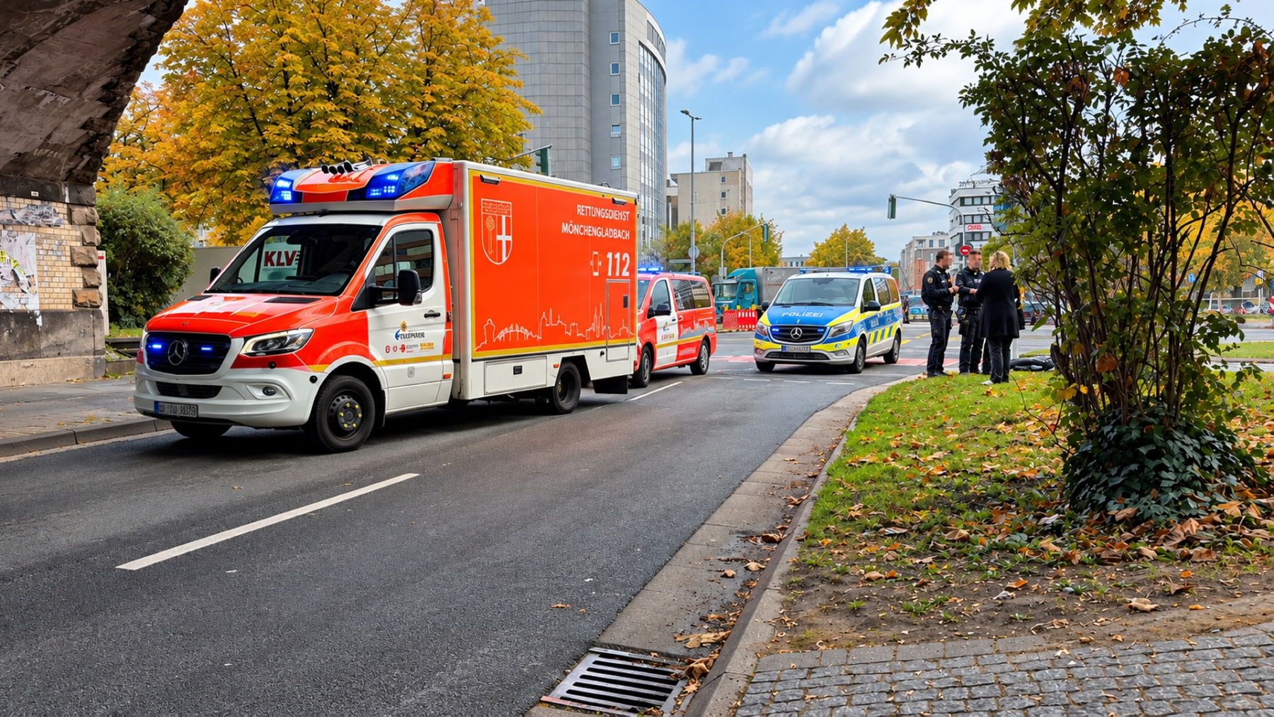 Unfall-PKW-gegen-Trettroller-Theodor-Heuss-Strasse-ecke-Koschenbroicher-str