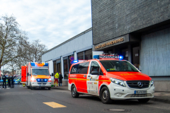 VU Pescherstr 94 KFZ gegen Hauswand