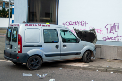 VU Pescherstr 94 KFZ gegen Hauswand 1