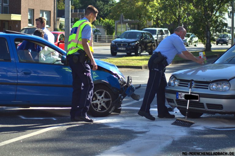 23.08.16 verkehrsunfall Mönchengladbach Dahlener Straße ecke M