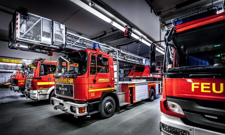 Feuerwehr verhindert größere Flächenbrand im Römerbrunnen