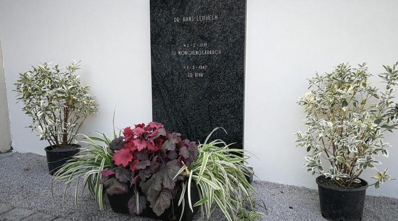 Neue Grabstätte für den Mönchengladbacher Dichter Hans Leifhelm in Riva am Gardasee