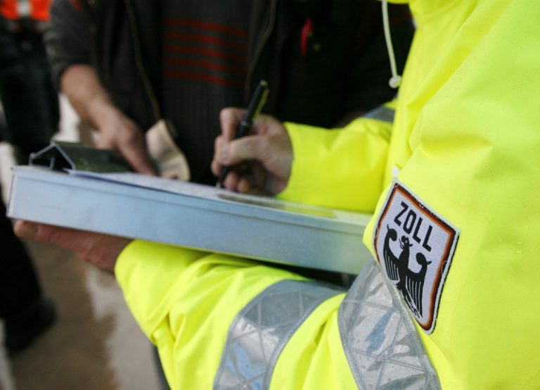 Zoll leitet mehrere Strafverfahren nach Razzia ein