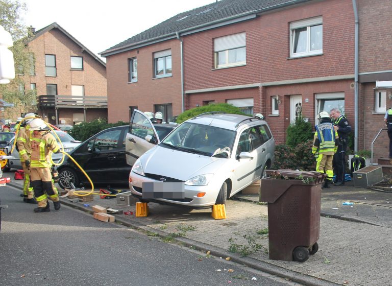 Unfall auf der Kreyenbergstraße (Foto: Polizei Viersen)
