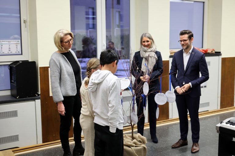 Begrüßung der Grundschulkinder der Anton-Heinen-Schule