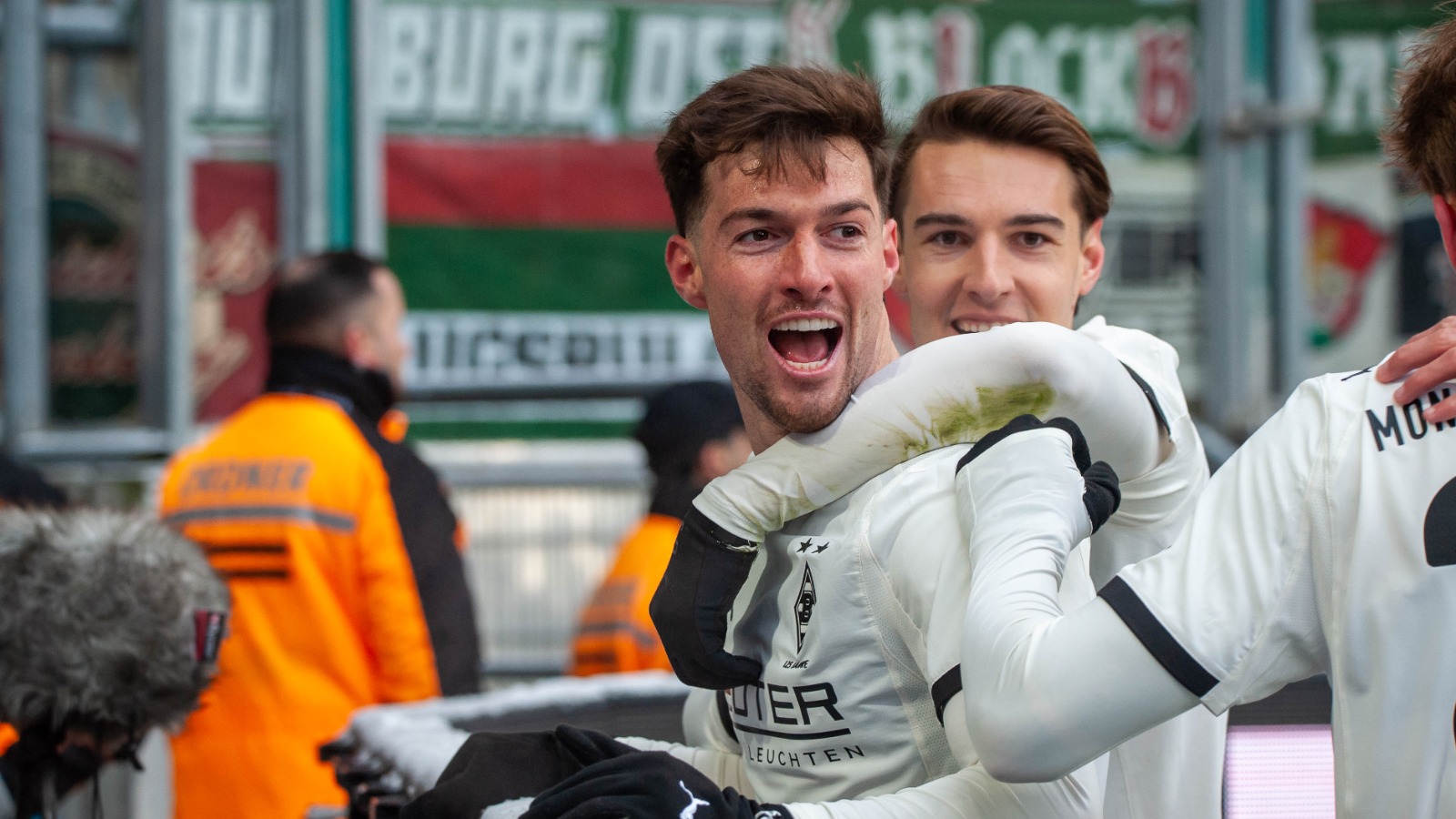 Borussia Mönchengladbach gewinnt gegen FC Augsburg mit 4:0