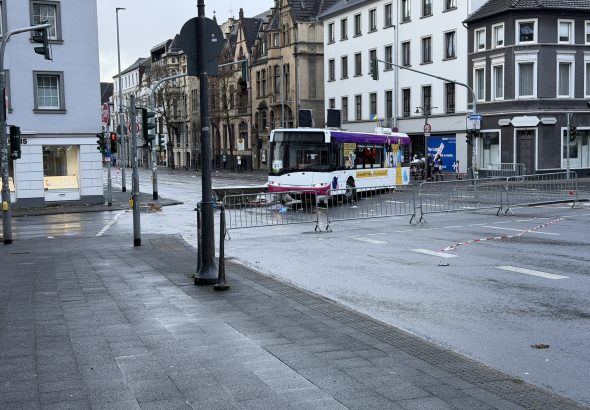 Nach schwerem Unfall beim VDZ: Zustand der 23-Jährigen weiter kritisch