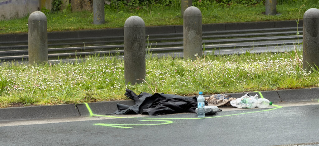 Unfall Dorthausen Gladbacherstr Frau von PKW beim Abbiegen erfasst Bild 1