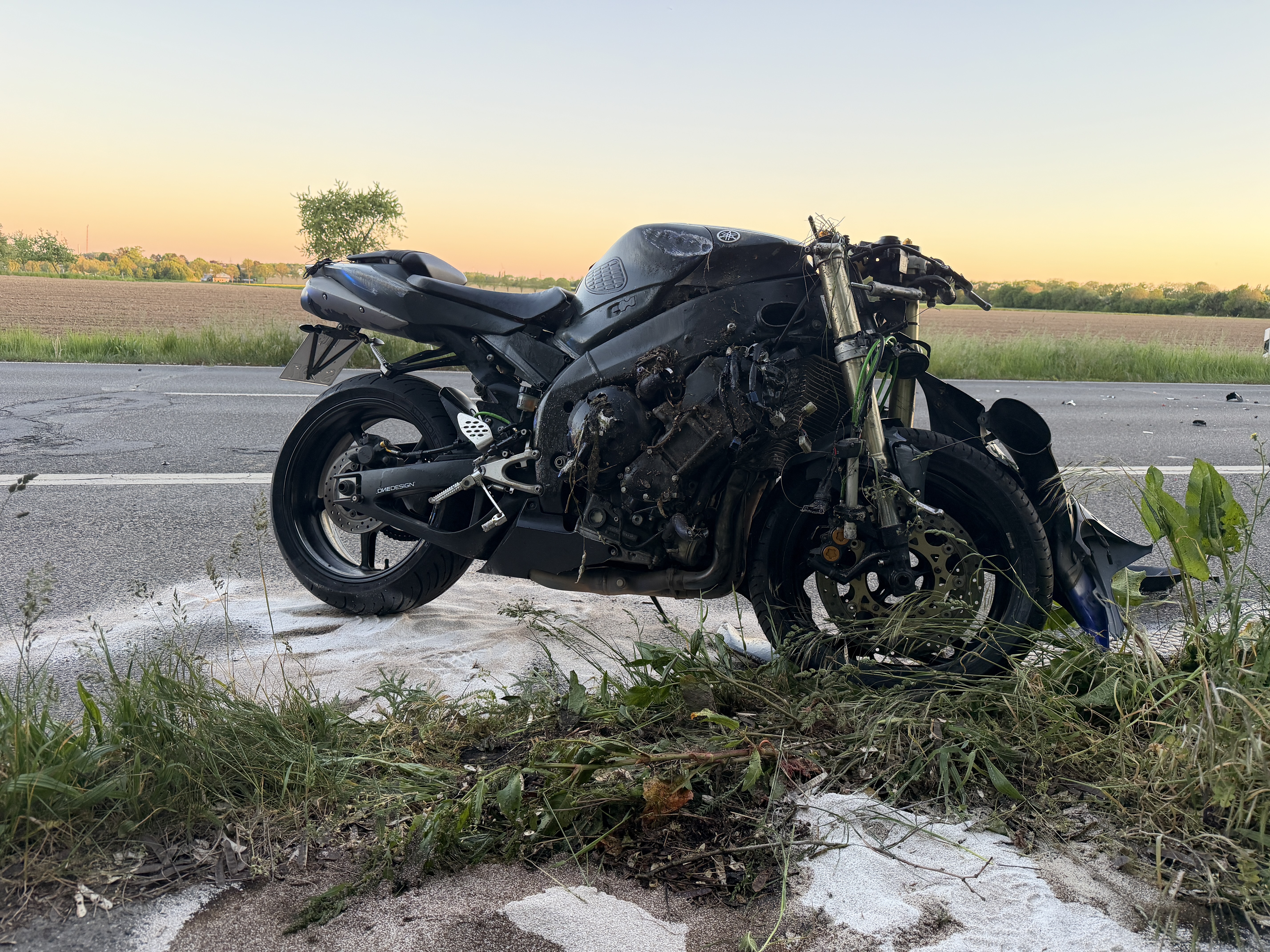 Unfall Motorrad gegen pkw Rheindahlener Straße bild 7