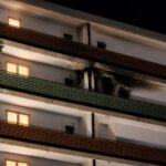 Nächtlicher Großeinsatz von Feuerwehr und Polizei wegen eines Brandes im Wohnkomplex Römerbrunnen