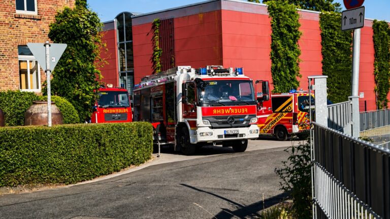 gefahrstoffeinsatz-feuerwehr-wetschewell-moenchengladbach
