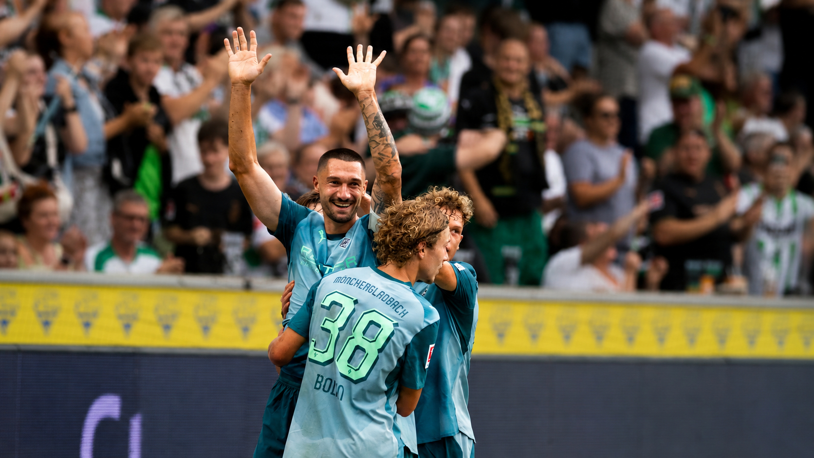 Borussia Mönchengladbach schlägt Aston Villa 2:1
