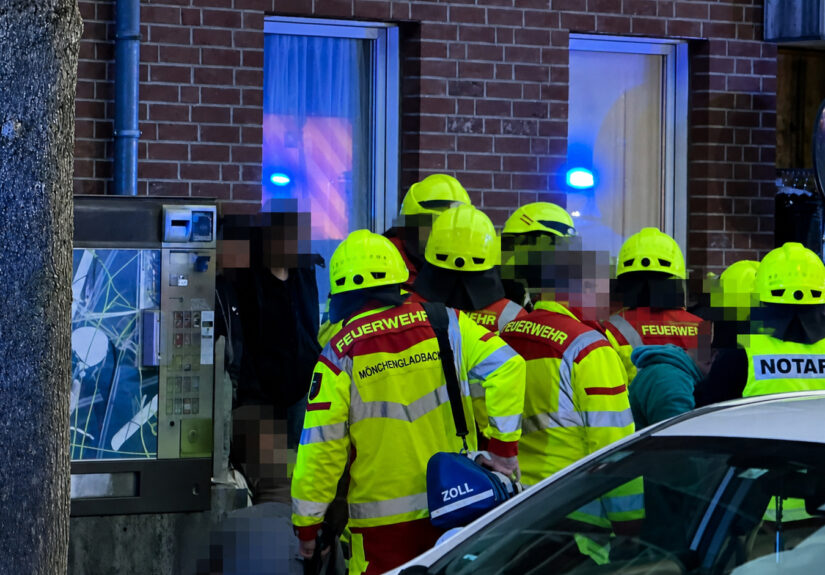 wide_street_urban_emergency_scene_at_dusk_or_night
