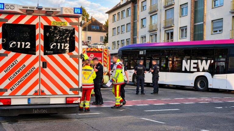 schwerer-verkehrsunfall-hofstrasse-moenchengladbach